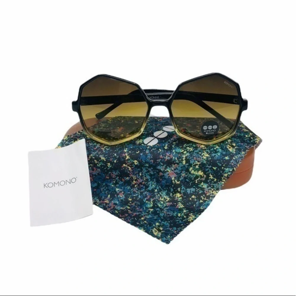 KOMONO - Bonnie Expressionist Sunglasses - NWT geometric black oversized